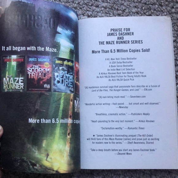 Maze runner book by James Dashner in perfect condition - Picture 3 of 4